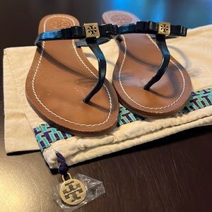 Tory Burch Navy sandals with Gold Accent